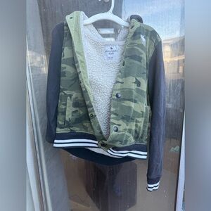 Aborcrombie  Green Camouflage Jacket blue sleeves